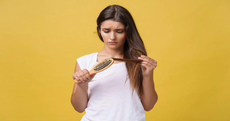 Hormonal Hair Loss in Women: Early Signs & Solutions